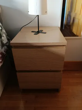 Mesita de noche Ikea madera