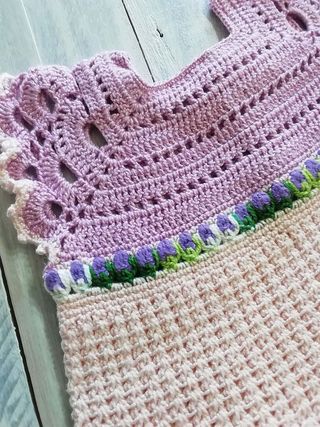 Vestido y braguita a ganchillo para Bebe