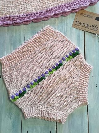 Vestido y braguita a ganchillo para Bebe