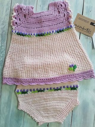 Vestido y braguita a ganchillo para Bebe