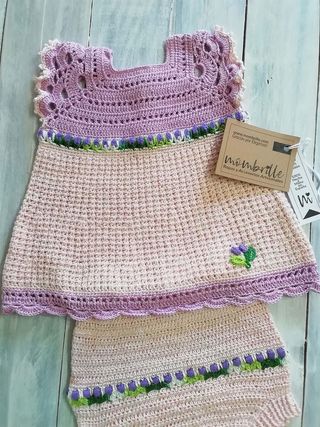 Vestido y braguita a ganchillo para Bebe