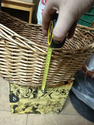 Cesta de mimbre grande con asa