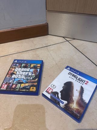 PS4 + 2 Controller - Ottime condizioni