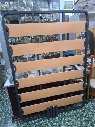 Somier 135x190cm Lamas Anchas patas a Rosca