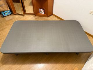 Somier tapizado con patas 105x190