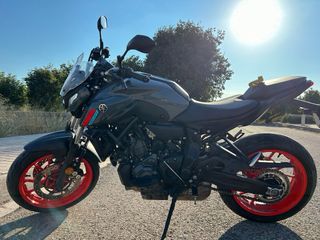 Yamaha MT-07 2021 Gris A2