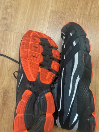 Zapatillas Adidas orketro Negras y Naranjas