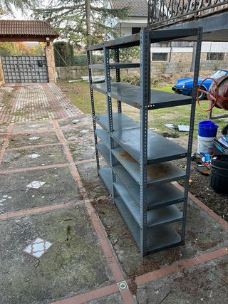 Estantería modular metálica gris