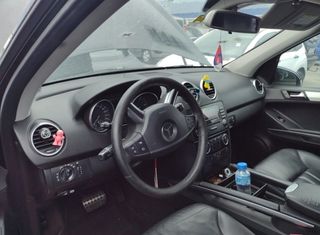 Despiece MERCEDES-BENZ CLASE Color AZUL TANZANITA