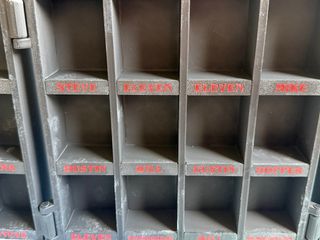 Mueble Expositor Kinder Joy Stranger Things