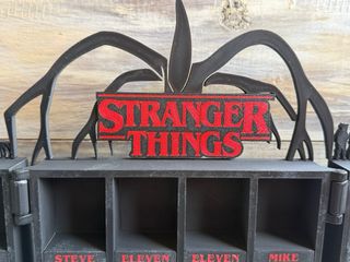 Mueble Expositor Kinder Joy Stranger Things