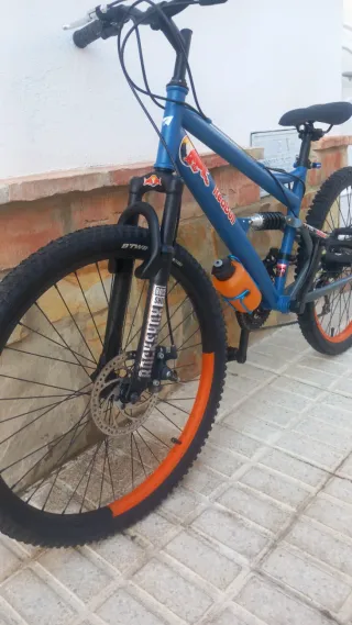 Bicicleta Montaña personalizada Red Bull
