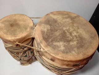 Tambores étnicos decorativos