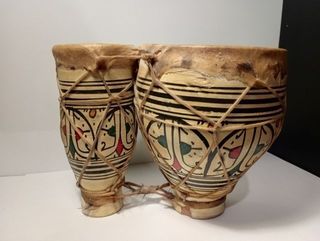 Tambores étnicos decorativos
