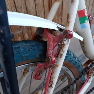 Bicicleta motoreta 3 para restaurar