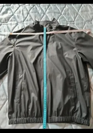 Chaqueta gris de Zara Man.