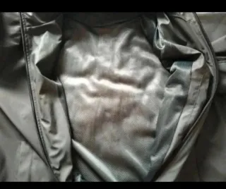 Chaqueta gris de Zara Man.