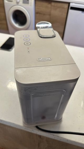 Cafetera DeLonghi Nespresso Beige