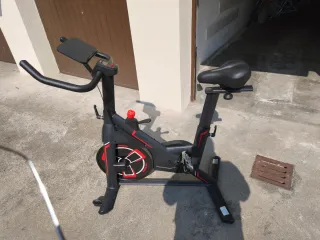 Cyclette Toputure con supporto tablet