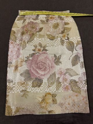 Falda floral con lentejuelas