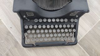 Máquina de escribir Hispano-Olivetti