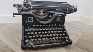 Máquina de escribir Hispano-Olivetti