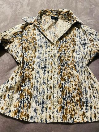 Traje falda y camisa estampado