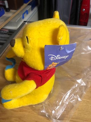 Pupazzo Winnie the Pooh peluche altezza 28cm nuovo