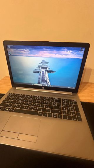 Portátil HP 250 G7