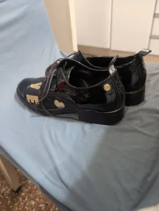 Scarpe Love Moschino nere oro