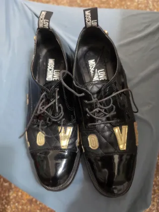 Scarpe Love Moschino nere oro