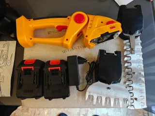 Cortasetos a batería con accesorios