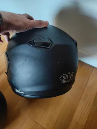 Casco de moto negro