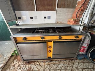 Cocina industrial 4 fuegos + 2 hornos