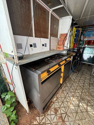 Cocina industrial 4 fuegos + 2 hornos