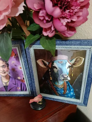 Cuadro Vaca Decoración Azul y Dorado