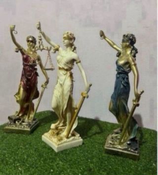 FIGURA DIOSA DE LA JUSTICIA. 3 COLORES A ELEGIR