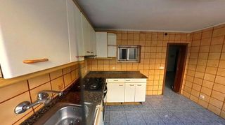 Piso en venta en Les Planes en Hospitalet de Llobregat, L´