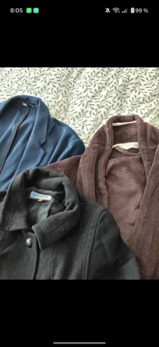 Lote 3 Prendas Hombre: Albornoz, Bomber y Chaquet