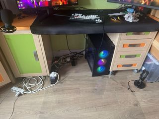 Mesa escritorio con armario y cajones