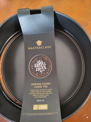 MasterClass Molde Desmontable para Tartas de 30cm con Base Suelta, Antiadherente, Acero al Carbono Resistente de 1mm, Libre de P