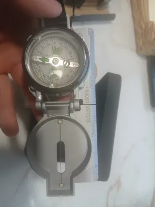 Kit Sopravvivenza Bussola Torcia Toretta