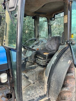 Tractor New Holland Azul