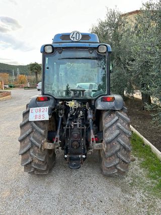 Tractor New Holland Azul