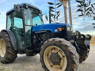 Tractor New Holland Azul