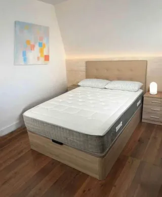 Canapé de tela y madera