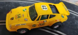 Scalextric Porsche 911 RS Amarillo 2