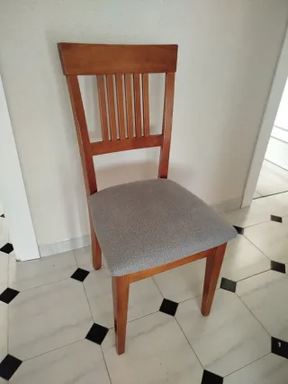 2 Sillas de Madera y Tapizado Gris