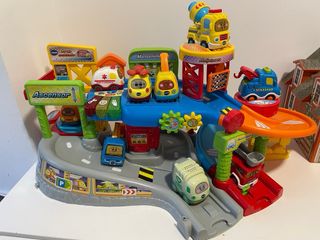 Garaje VTech con coches