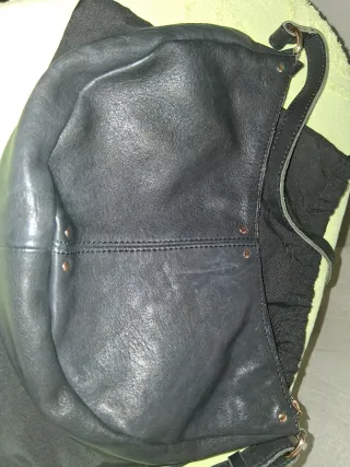 Bolso Marrón Elegante con Hebilla Dorada